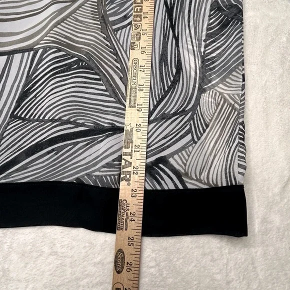 Chico Women's Small ( 1 ) Black & White Sheer Blouse Sleeve Under Black Tank - Picture 4 of 9